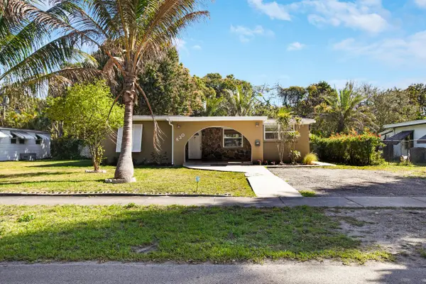 830 NE 140th, North Miami, FL 33161