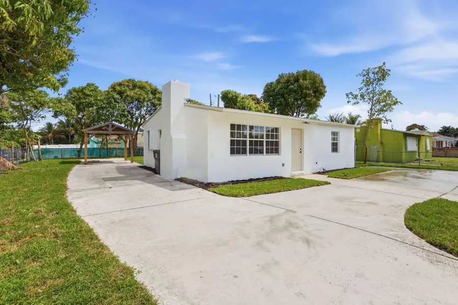 2312 Redwood Road, West Palm Beach, FL 33409 - #3