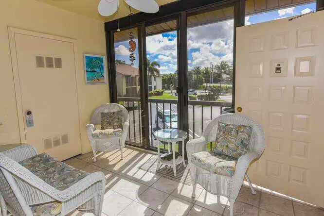 305 Knotty Pine Circle, Greenacres, FL 33463 - #3