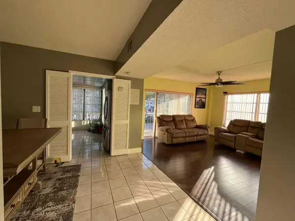 4170 Inverrary #211, Lauderhill, FL 33319