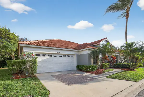 3037 Casa Rio, Riviera Beach, FL 33418