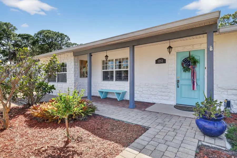 1252 SE Madison Avenue, Stuart, FL 34996 - #3