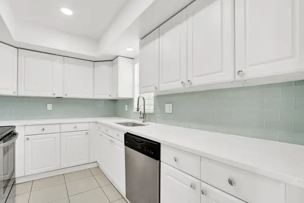 10249 N Military Trail #Apt 201, Palm Beach Gardens, FL 33410