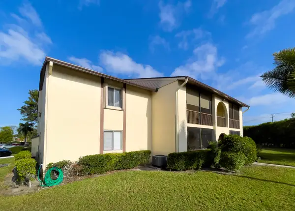 317 Knotty Pine Circle #C2, Greenacres, FL 33463