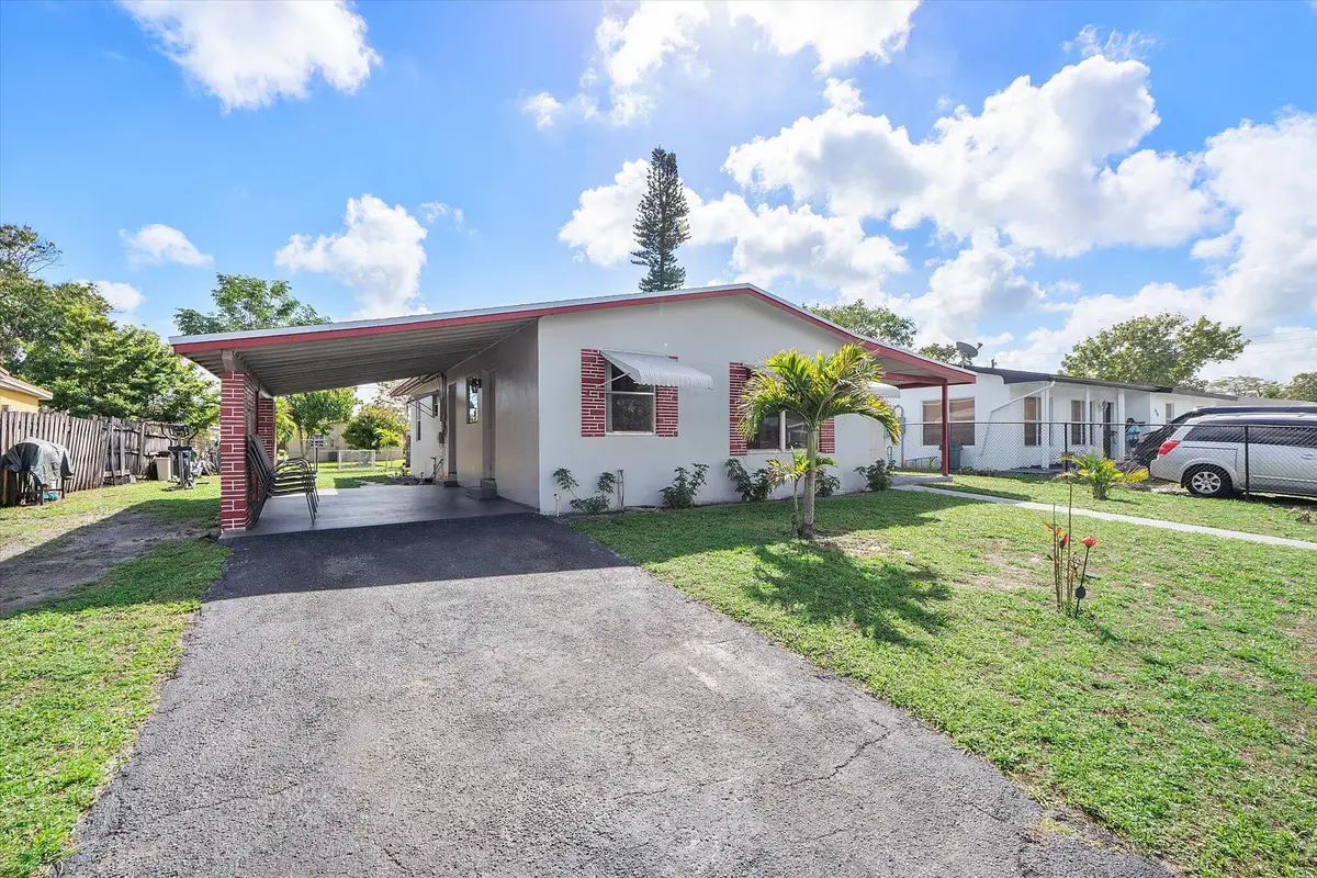640 SW 28th Terrace, Fort Lauderdale, FL 33312 - #1
