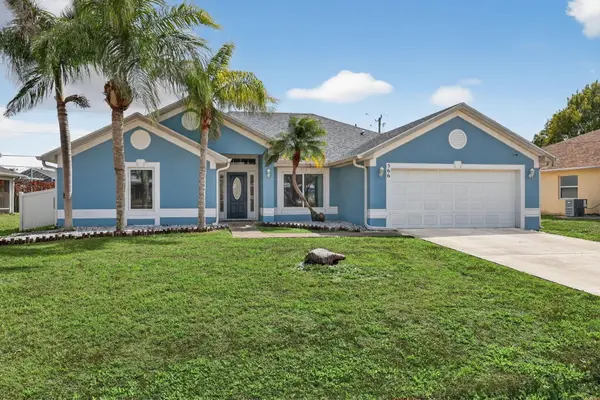 566 SW Sea Holly, Port St Lucie, FL 34984