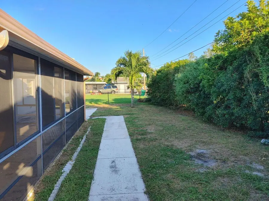 341 W 22nd, Riviera Beach, FL 33404 - #3