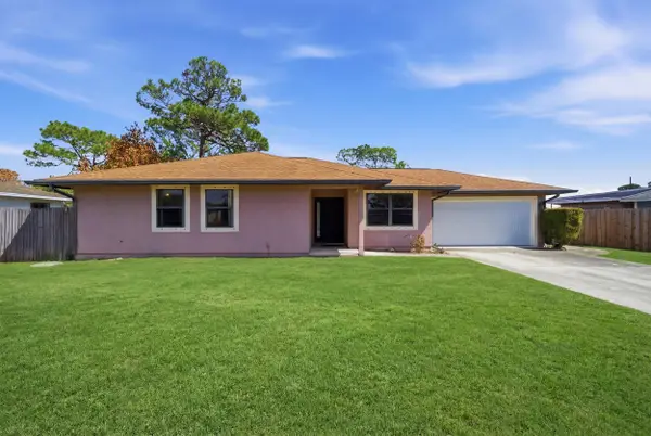 2261 SE Southeast Glover Street, Port St Lucie, FL 34984