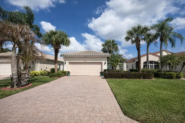 320 NW Treeline Trace, Port St Lucie, FL 34986