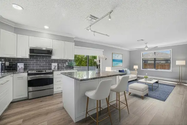 324 W Pine Street #11, Lantana, FL 33462