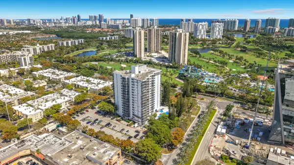 20100 W Country Club #707, Aventura, FL 33180
