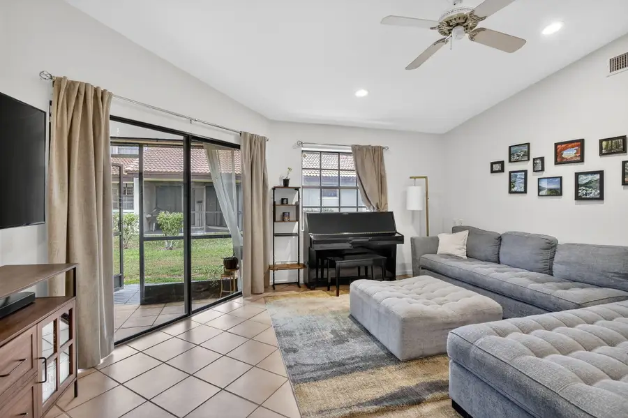 8841 W Sunrise Boulevard, Plantation, FL 33322 - #3