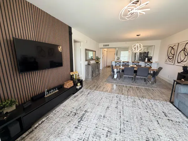 4550 NW 18th Avenue #304, Pompano Beach, FL 33064