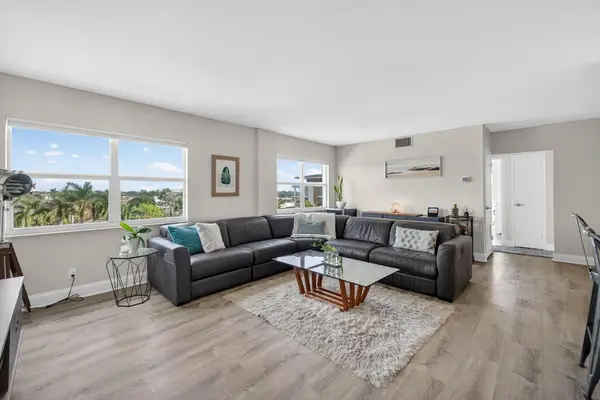 2555 NE 11th Street #609, Fort Lauderdale, FL 33304