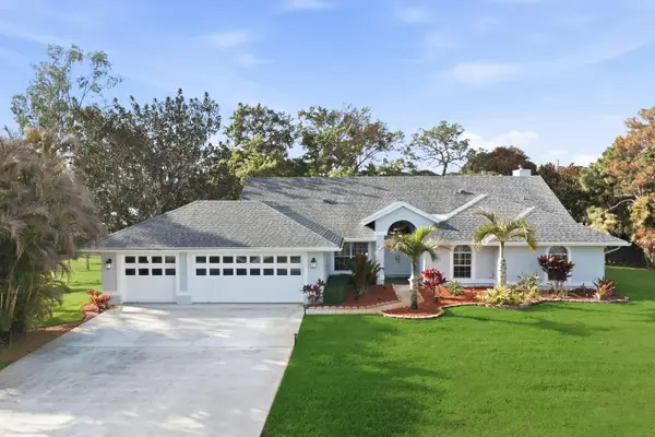 7496 155th Place N, Palm Beach Gardens, FL 33418