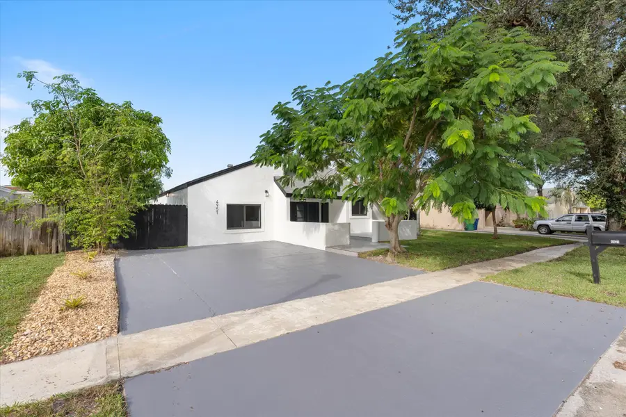 4951 SW 94th Way, Cooper City, FL 33328 - #3