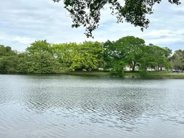 9450 Poinciana Place #301, Davie, FL 33324