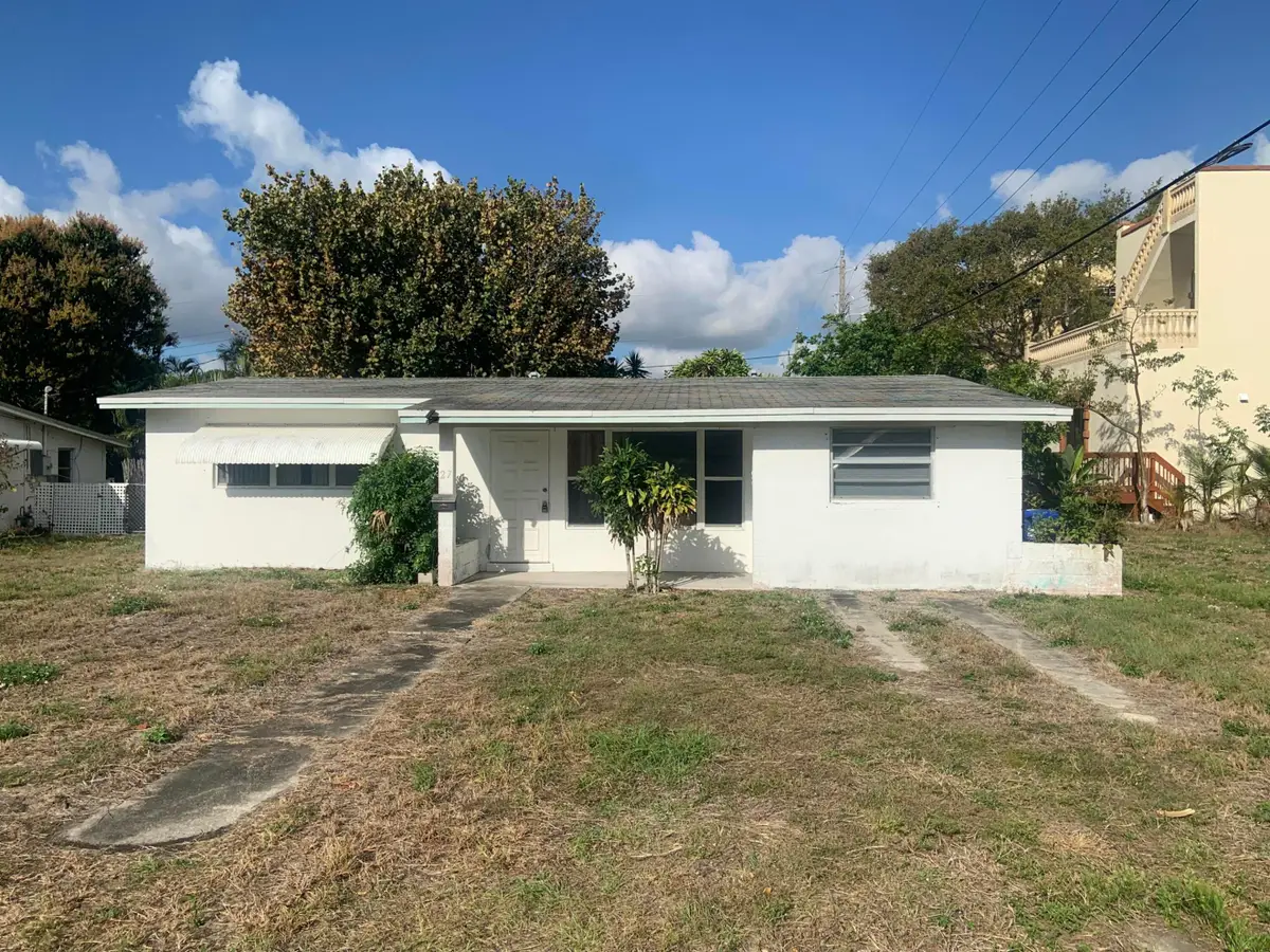27 NE 17th Avenue, Pompano Beach, FL 33060 - #1