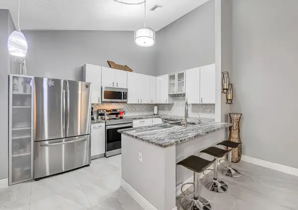 8888 Thumbwood Circle #Apt B, Boynton Beach, FL 33436