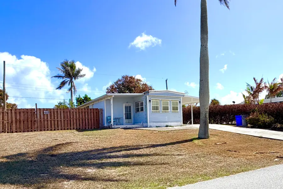 8457 SE Swan Avenue, Hobe Sound, FL 33455 - #2