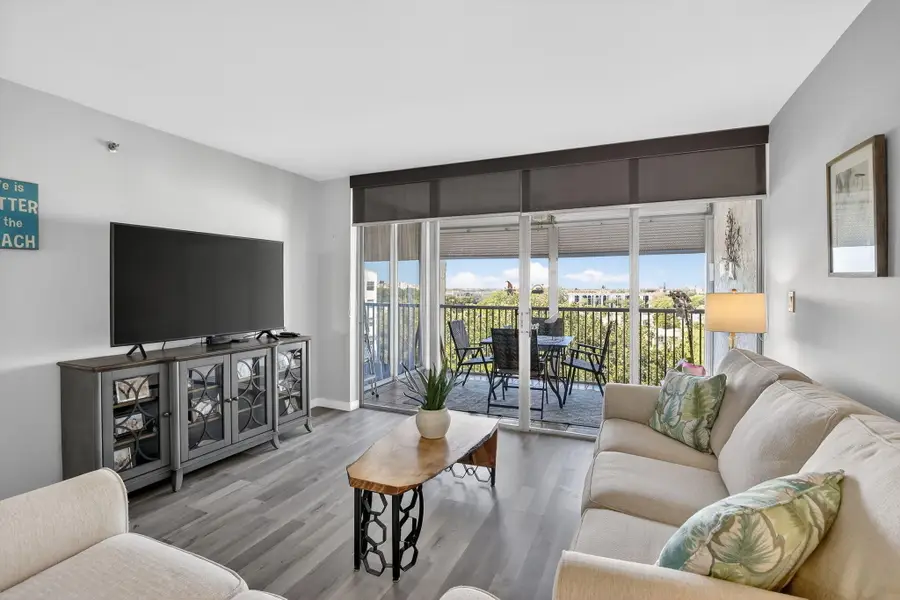 3910 Inverrary Boulevard #802b, Lauderhill, FL 33319 - #3