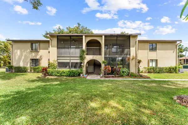 516 Shady Pine Way #B2, Greenacres, FL 33415