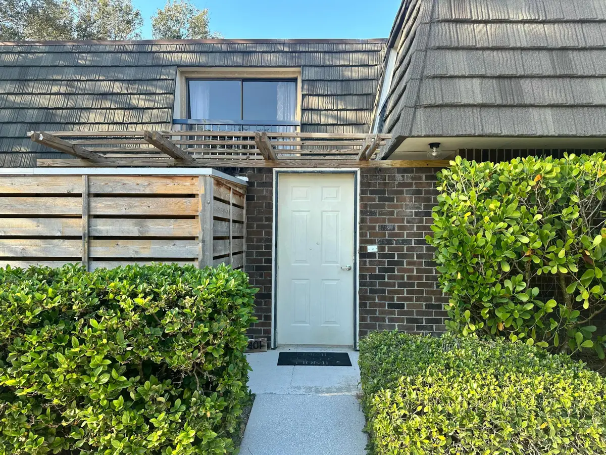 401 4th Terrace, Palm Beach Gardens, FL 33418 - #1