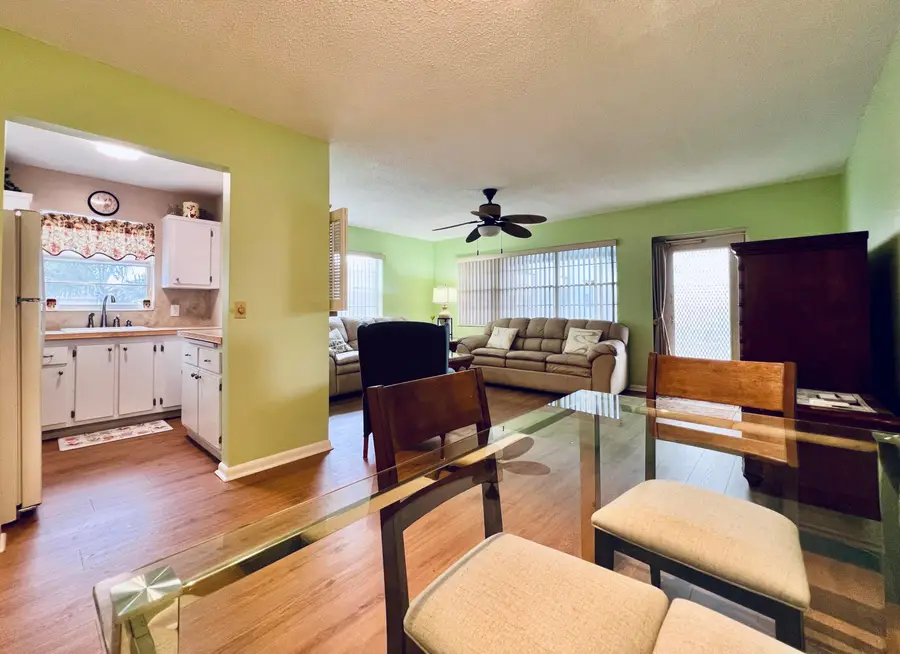 40 Dorchester B, West Palm Beach, FL 33417 - #2