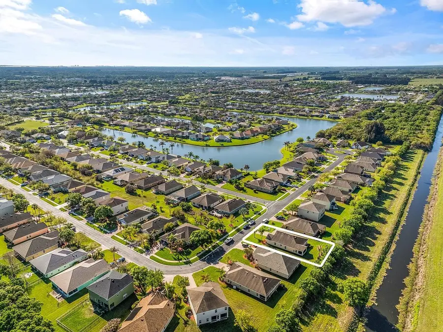 535 Valencia Circle Sw, Vero Beach, FL 32968 - #2