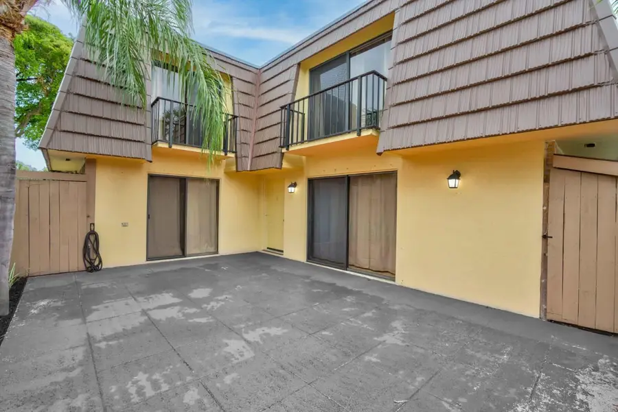 904 9th Court, Palm Beach Gardens, FL 33410 - #2