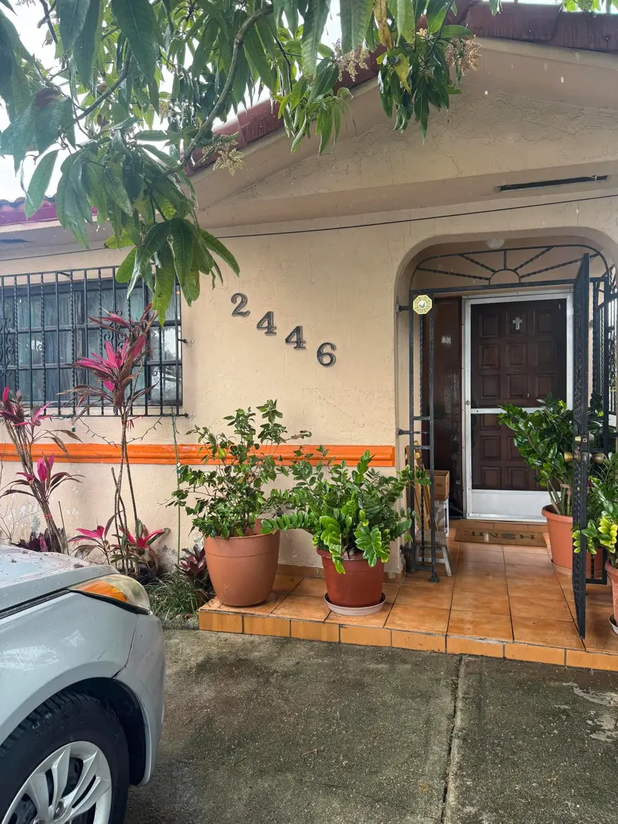 2446 W 70th Place, Hialeah, FL 33016 - #2