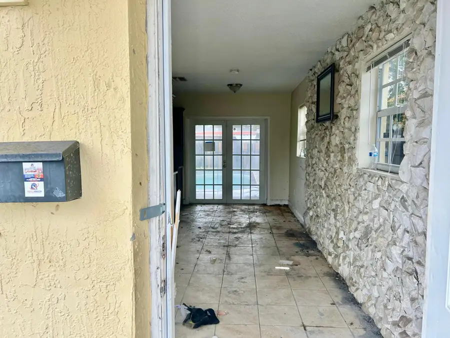 810 N 69th Avenue, Hollywood, FL 33024 - #2