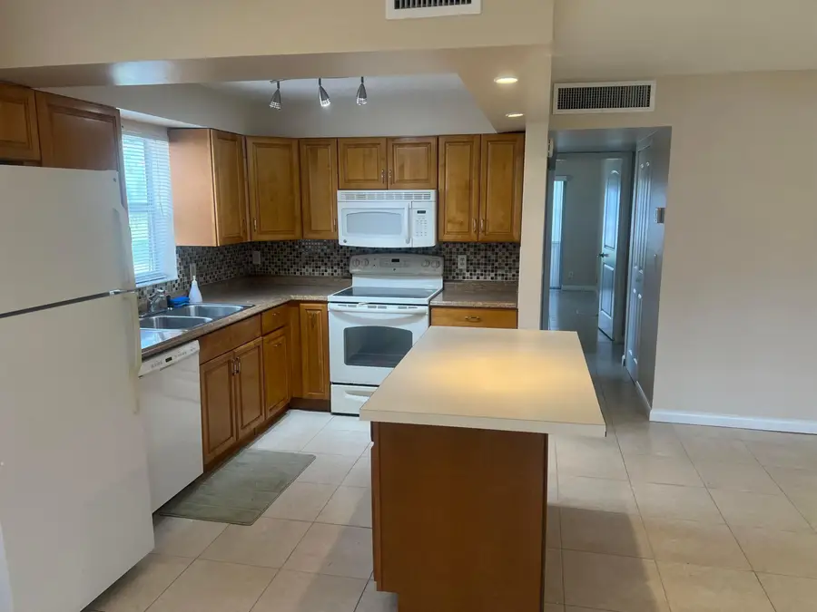 632 N Saxony Trail, Delray Beach, FL 33446 - #2