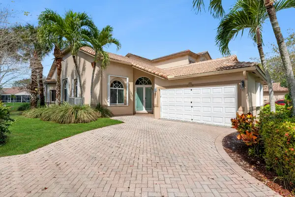 5135 E Madison Lakes Cir E, Davie, FL 33328