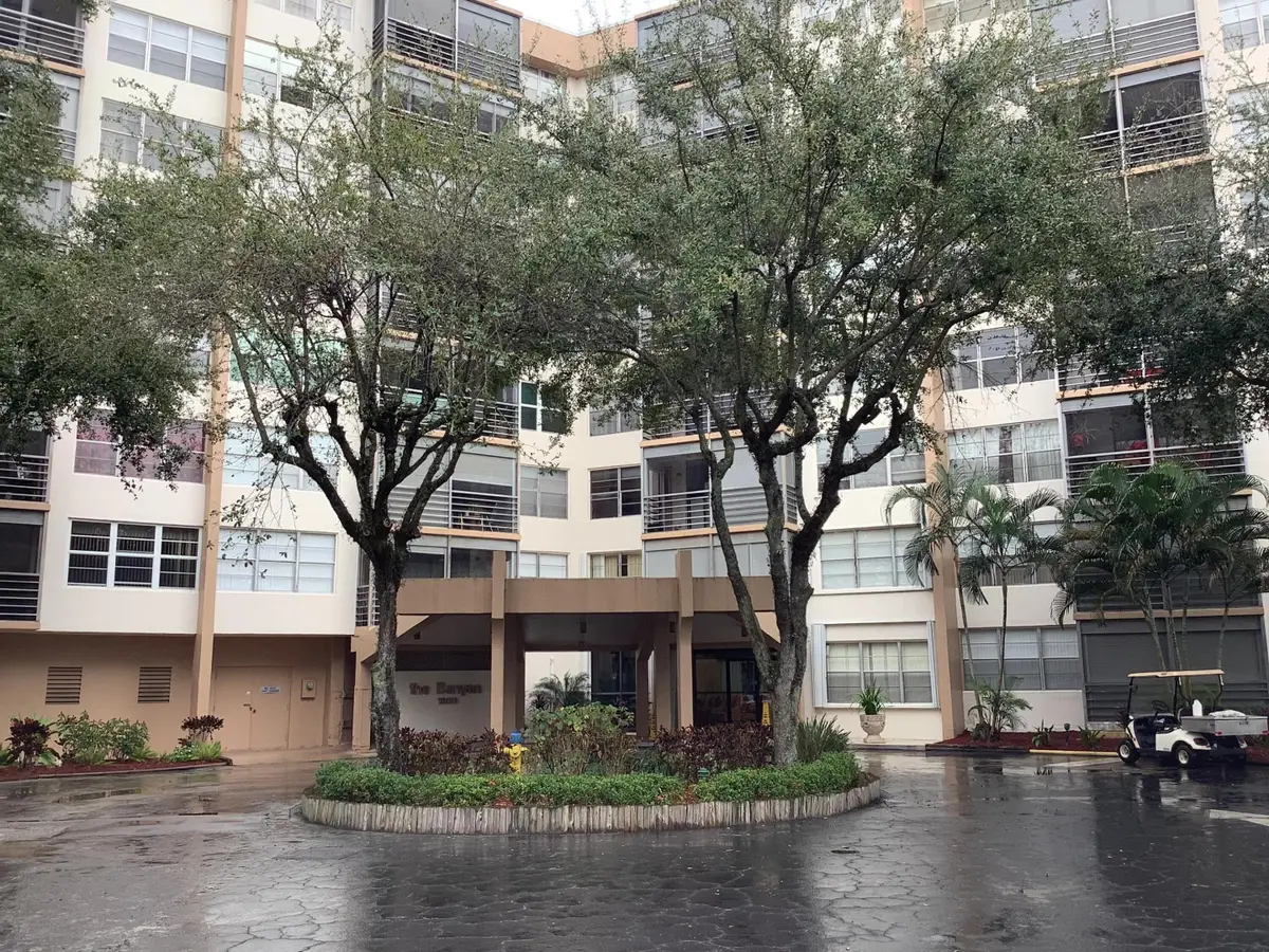 1300 St Charles Place, Pembroke Pines, FL 33026 - #1