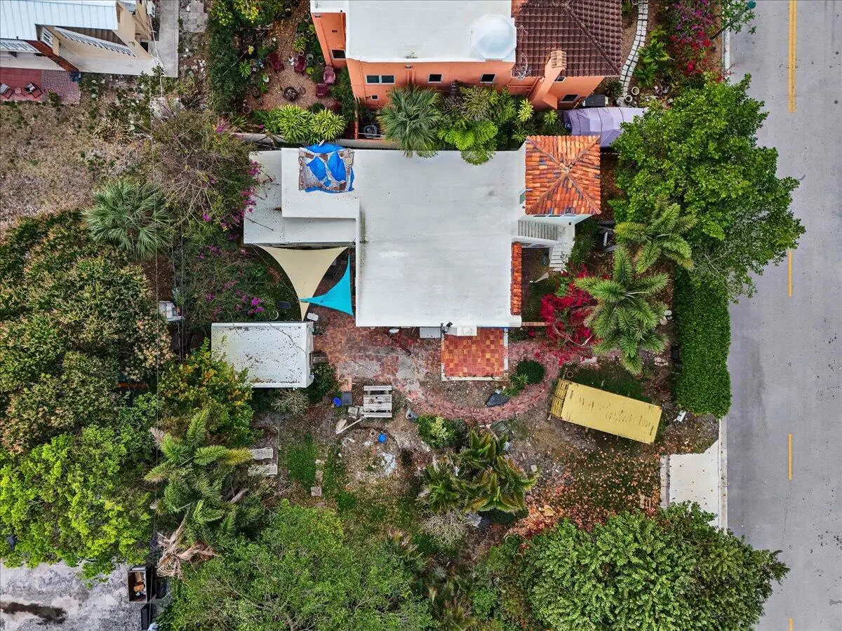 418 E Lakewood Road, West Palm Beach, FL 33405 - #1