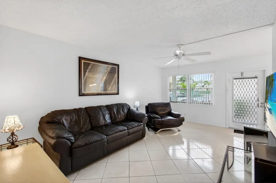 1009 Hythe A, Boca Raton, FL 33434 - #3