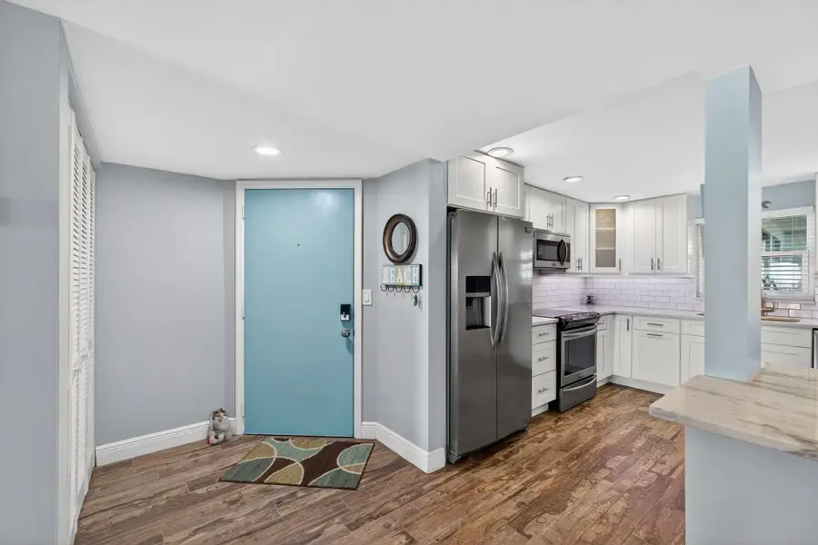 3040 Lake Shore Drive, Riviera Beach, FL 33404 - #3