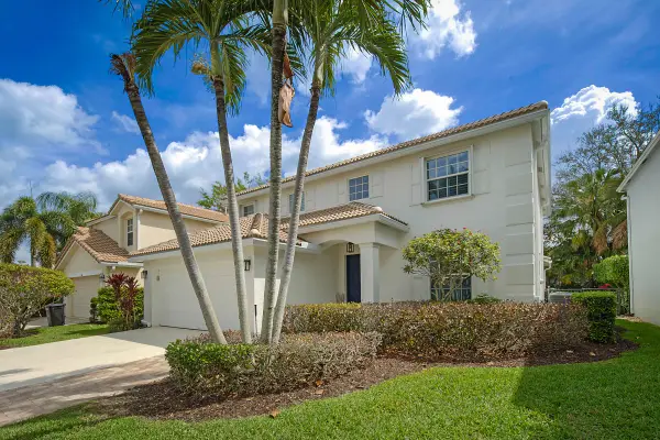 458 Woodview Circle, Palm Beach Gardens, FL 33418