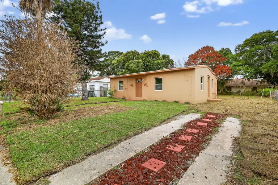 405 N 22nd Street, Fort Pierce, FL 34950 - #2