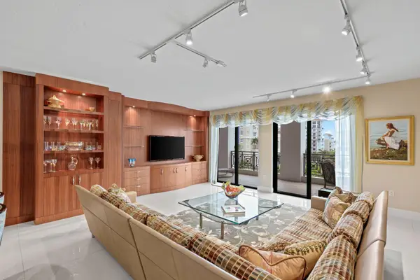 200 E Palmetto Park Road #607, Boca Raton, FL 33432