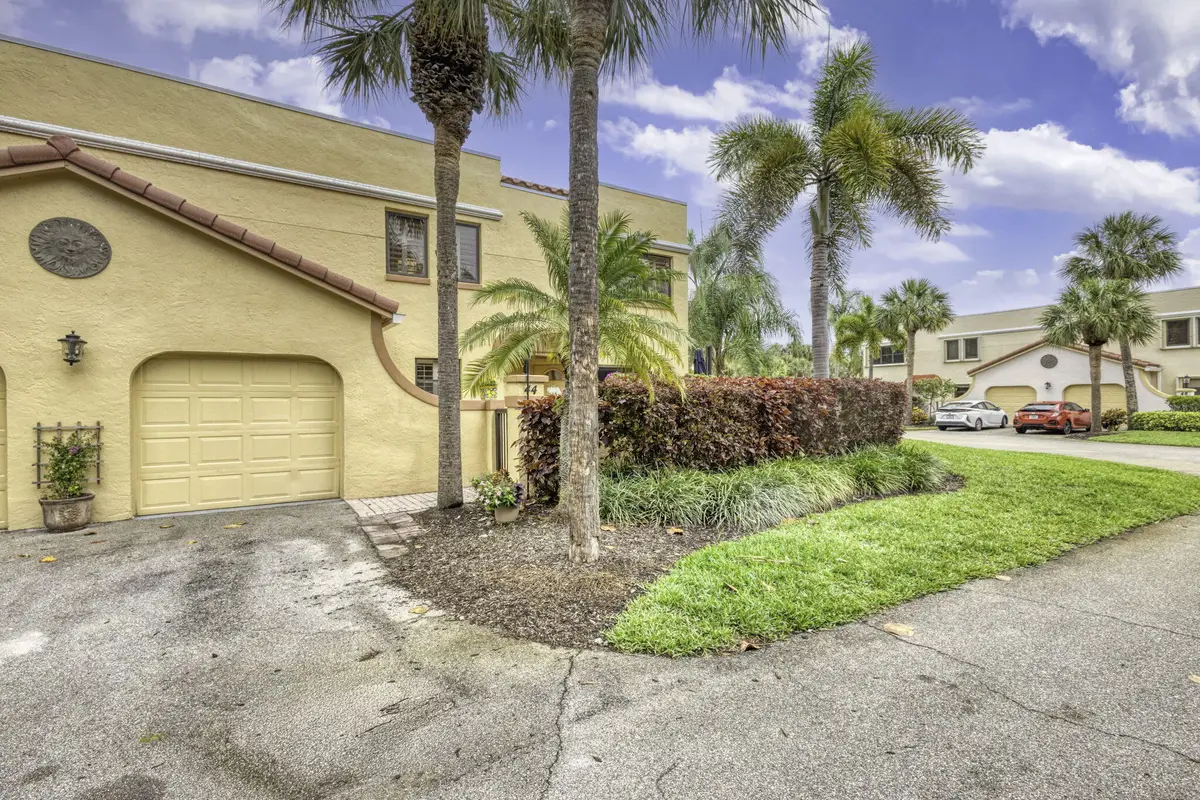 44 Uno Lago Drive, North Palm Beach, FL 33408 - #1