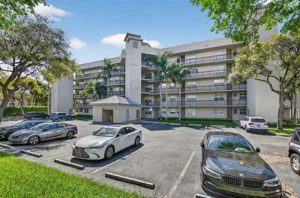 26 Royal Palm Way #403, Boca Raton, FL 33432