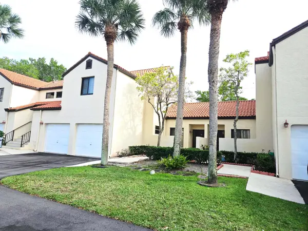 16 Va De Casas Sur #103, Boynton Beach, FL 33426