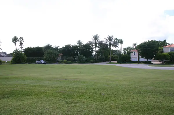 2390 Muir Circle, Wellington, FL 33414