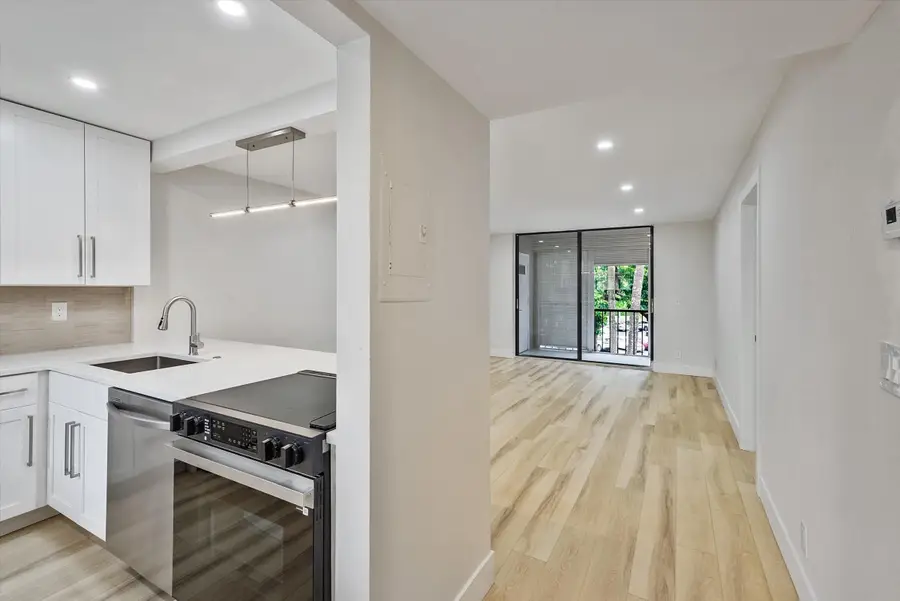 5220 Las Verdes Circle #321, Delray Beach, FL 33484 - #3