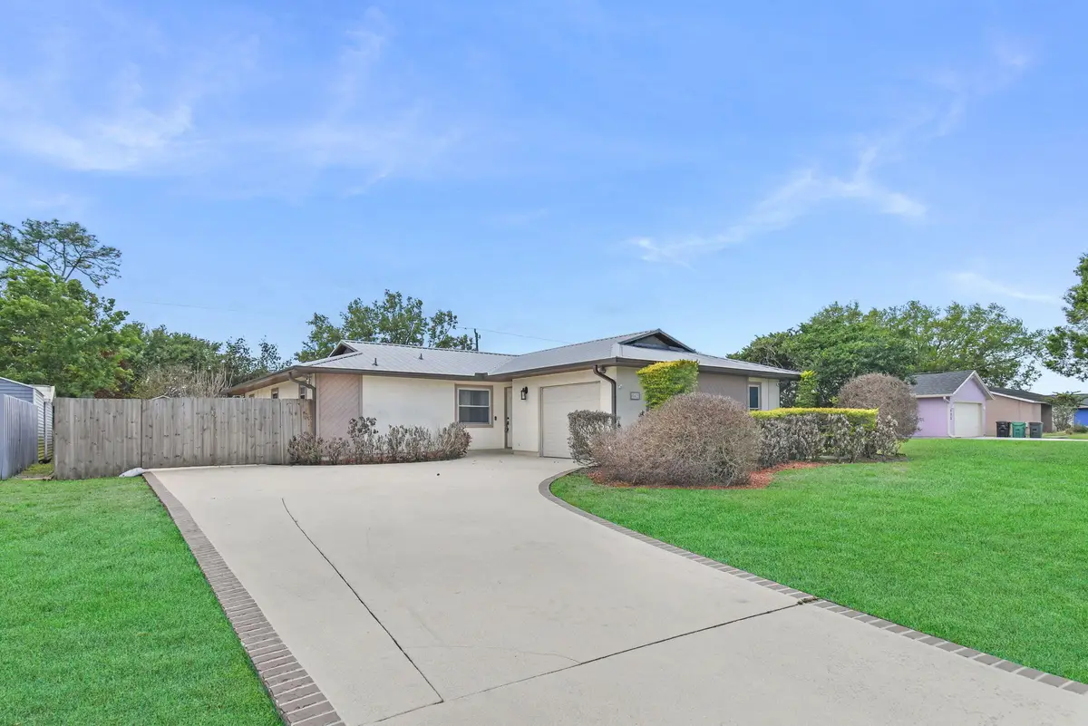 542 NW La Brea Avenue, Port Saint Lucie, FL 34983 - #1