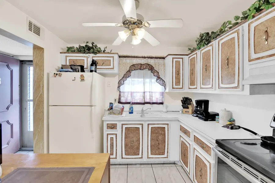 711 Lori Drive, Palm Springs, FL 33461 - #2