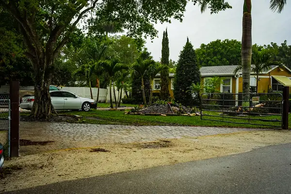 3825 Lakewood Road, Palm Springs, FL 33461