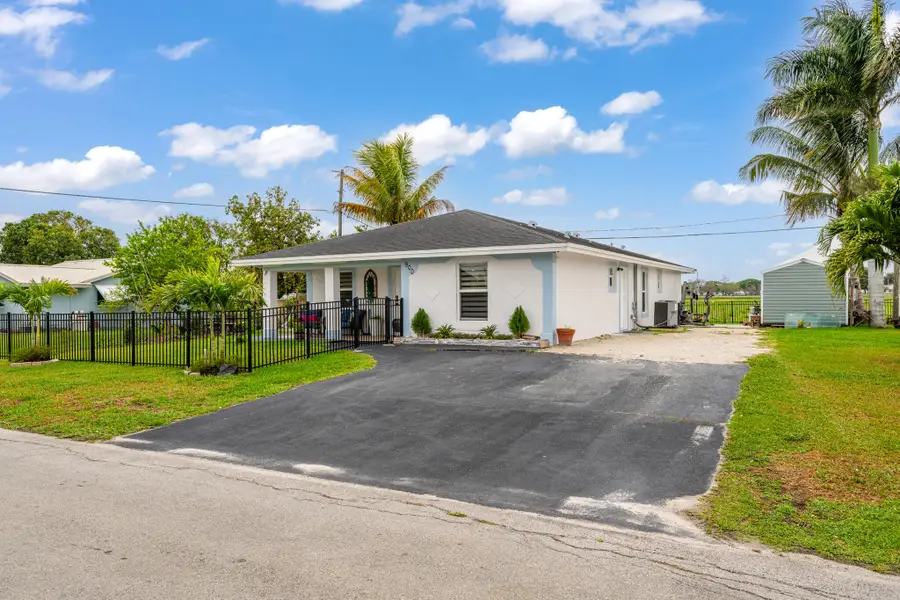 900 SW 12th Street, Belle Glade, FL 33430 - #2